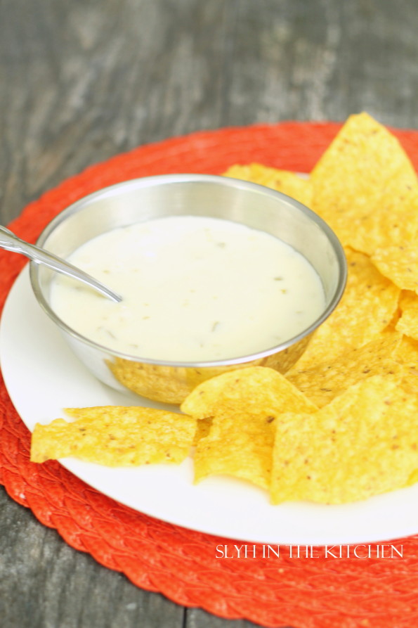 Spicy Queso Cheese Dip